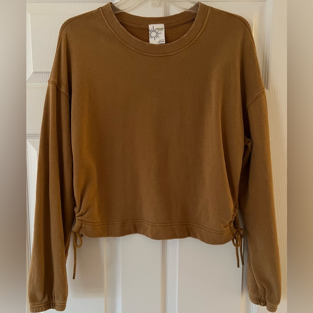 Arrive Cropped Ruched Sweatshirt - Picture 2 of 5